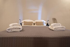 SantorOia Luxury Suites