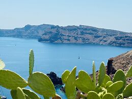 SantorOia Luxury Suites