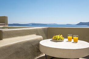 SantorOia Luxury Suites