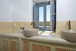 SantorOia Luxury Suites