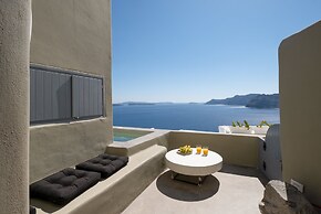 SantorOia Luxury Suites