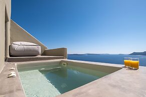 SantorOia Luxury Suites