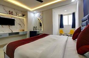 Hotel Noida Dreamz 144
