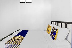 SPOT ON 90742 Kinanthy Homestay Syariah