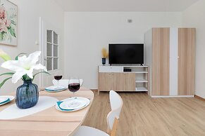 Apartment Komandorska by Renters