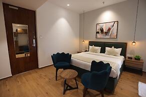 Pondy Heights - Suites and Studios