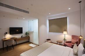 Pondy Heights - Suites and Studios