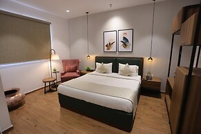 Pondy Heights - Suites and Studios