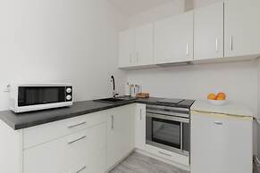 Studio for 4 Guests Gdynia by Renters