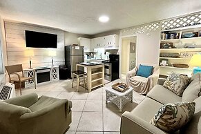 Gulf Village 201 1 Bedroom Condo by RedAwning