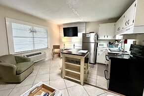 Gulf Village 201 1 Bedroom Condo by RedAwning