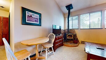 Summit #232 1 Bedroom Condo by RedAwning