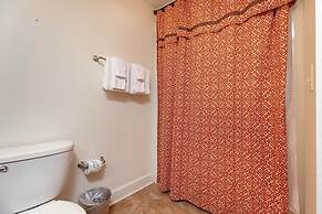 Phoenix West Ii 1817 4 Bedroom Condo by Redawning