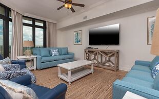 Phoenix West Ii 1817 4 Bedroom Condo by Redawning