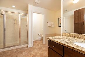 Phoenix West Ii 1817 4 Bedroom Condo by Redawning