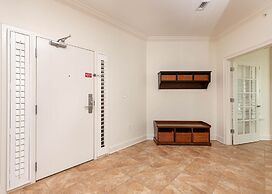 Phoenix West Ii 1817 4 Bedroom Condo by Redawning