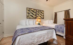 Phoenix West Ii 1817 4 Bedroom Condo by Redawning