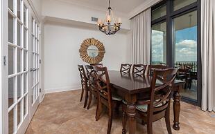 Phoenix West Ii 1817 4 Bedroom Condo by Redawning