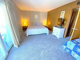 Gullway Townhouse 2823 3 Bedroom Townhouse by RedAwning