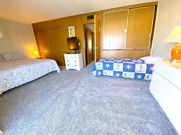 Gullway Townhouse 2823 3 Bedroom Townhouse by RedAwning