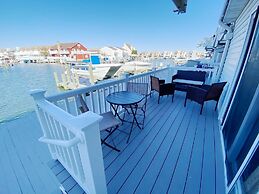 Gullway Townhouse 2823 3 Bedroom Townhouse by RedAwning