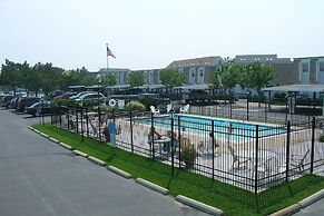 Gullway Townhouse 2823 3 Bedroom Townhouse by RedAwning