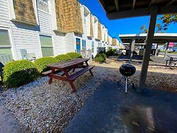 Gullway Townhouse 2823 3 Bedroom Townhouse by RedAwning