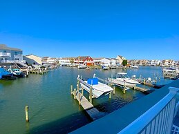 Gullway Townhouse 2823 3 Bedroom Townhouse by RedAwning