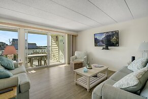 Thunder Island 139d 2 Bedroom Condo by RedAwning