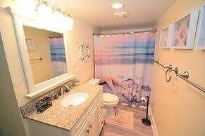 Quay 903 2 Bedroom Condo by Redawning