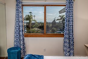 Margaret 5 Bedroom Home by RedAwning