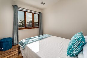 Margaret 5 Bedroom Home by RedAwning