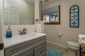 Margaret 5 Bedroom Home by RedAwning