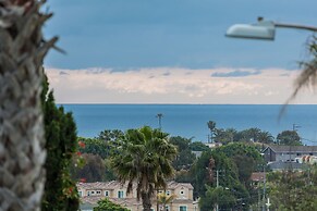 Margaret 5 Bedroom Home by RedAwning