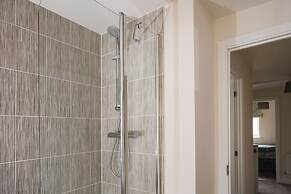 Peak District New Modern Cottage in Buxton