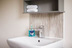 Peak District New Modern Cottage in Buxton