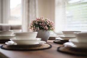 Peak District New Modern Cottage in Buxton