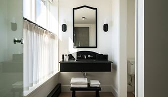 Longfellow Hotel