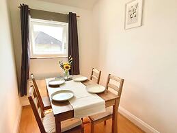 Lovely 2-bed Tree-hole in Northolt Southharrow