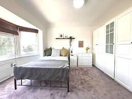 Lovely 2-bed Tree-hole in Northolt Southharrow