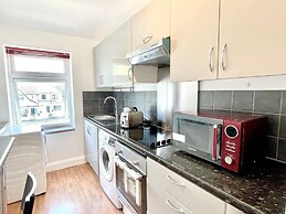 Lovely 2-bed Tree-hole in Northolt Southharrow