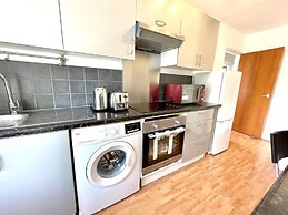 Lovely 2-bed Tree-hole in Northolt Southharrow