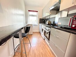 Lovely 2-bed Tree-hole in Northolt Southharrow