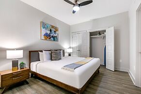 Chic Elegance in the Heart of NOLA: 4-Bedroom Oasis Awaits!