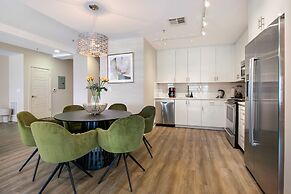 Chic Elegance in the Heart of NOLA: 4-Bedroom Oasis Awaits!