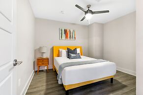 Chic Elegance in the Heart of NOLA: 4-Bedroom Oasis Awaits!