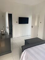 Stunning 3-bed Apartment in Rodney Bay