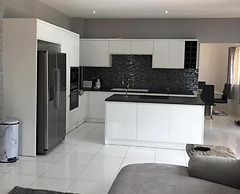 Stunning 3-bed Apartment in Rodney Bay