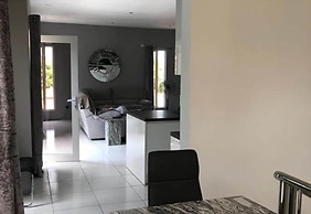 Stunning 3-bed Apartment in Rodney Bay