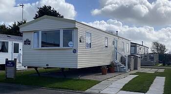 3 bed Caravan at Lyons Robinhood